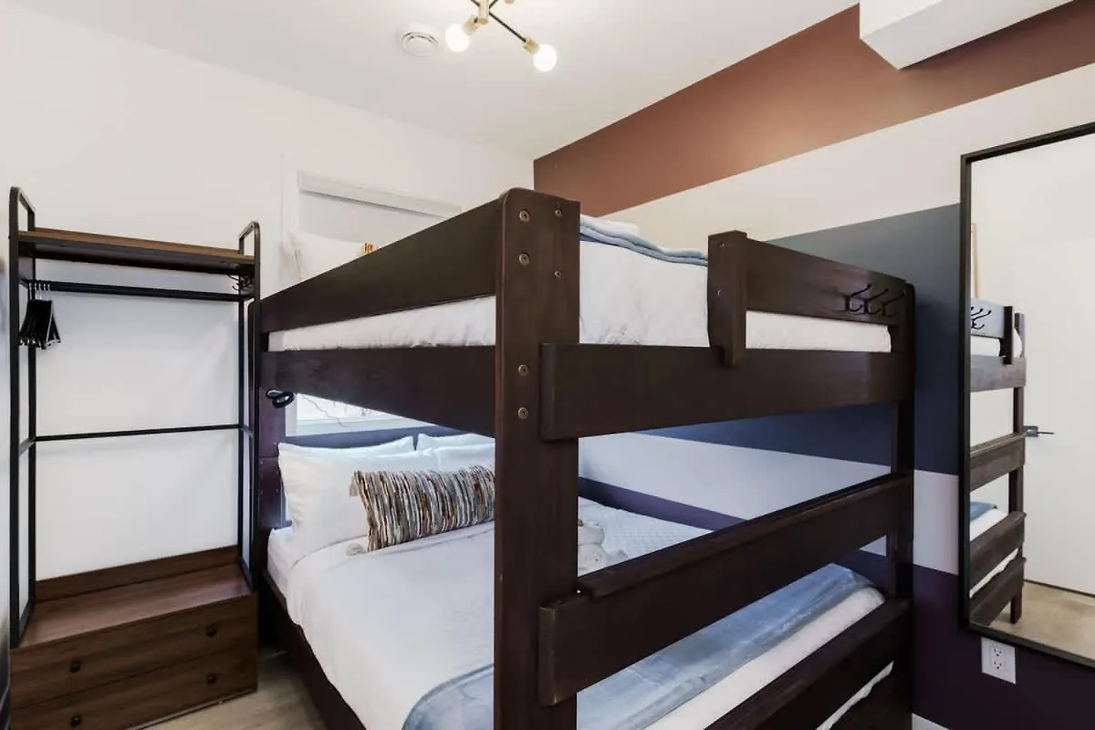 Spacious 3Br Suite For 10 W Patio Heart Of 토론토 호텔