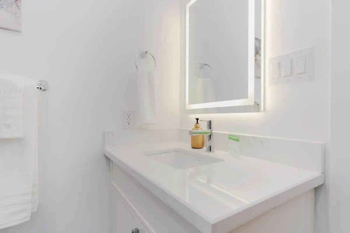 Spacious 3Br Suite For 10 W Patio Heart Of Toronto